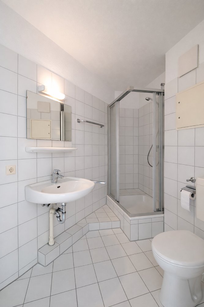 VERMIETET:  schöne Single-Wohnung in Engelsdorf * ruhige Lage * Südbalkon * Stellplatz
