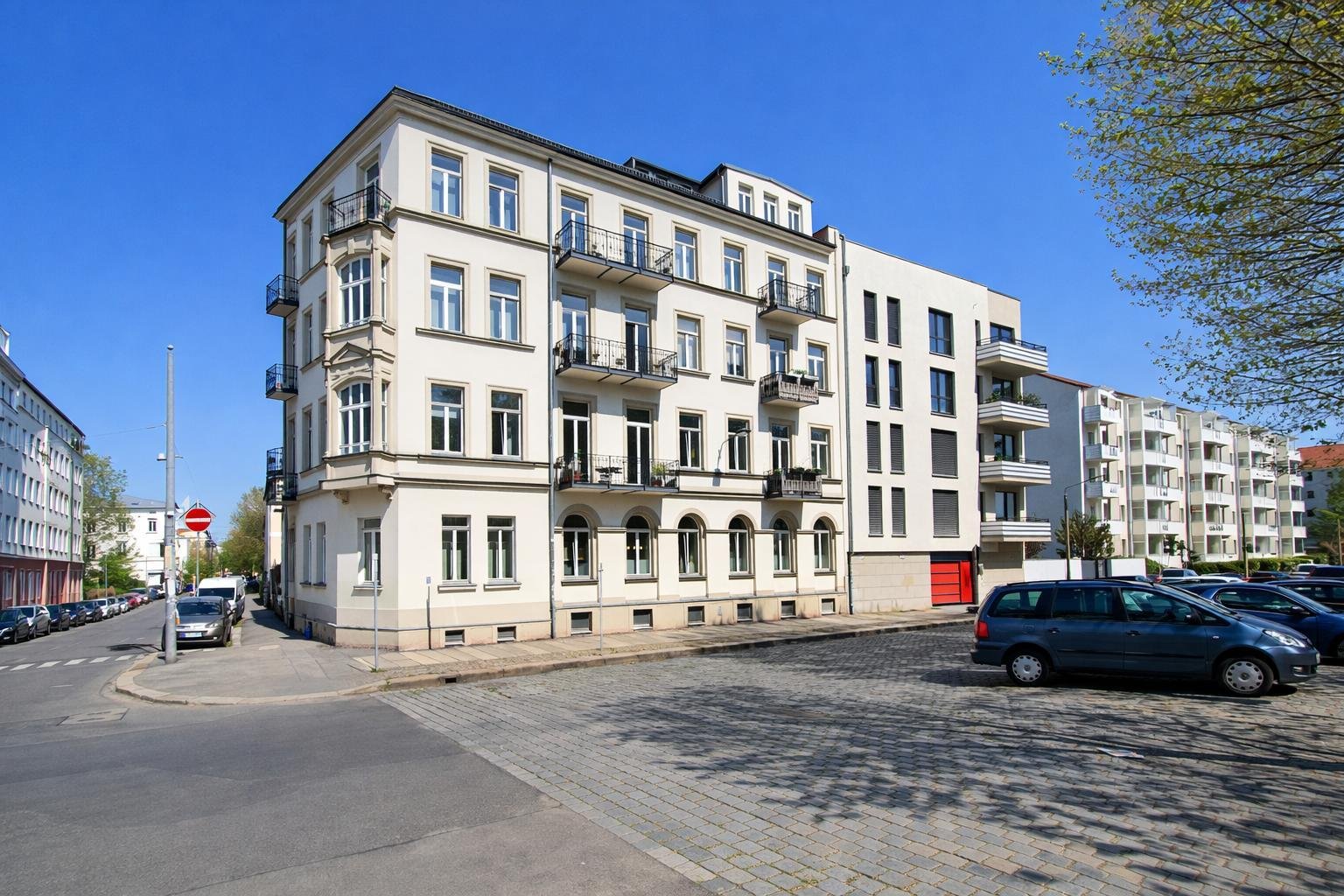 RESERVIERT: Seltene Gelegenheit ** vermietete 3-Raumwohnung im Zentrum-Süd ** 2 Balkone ** GWC ** Parkett