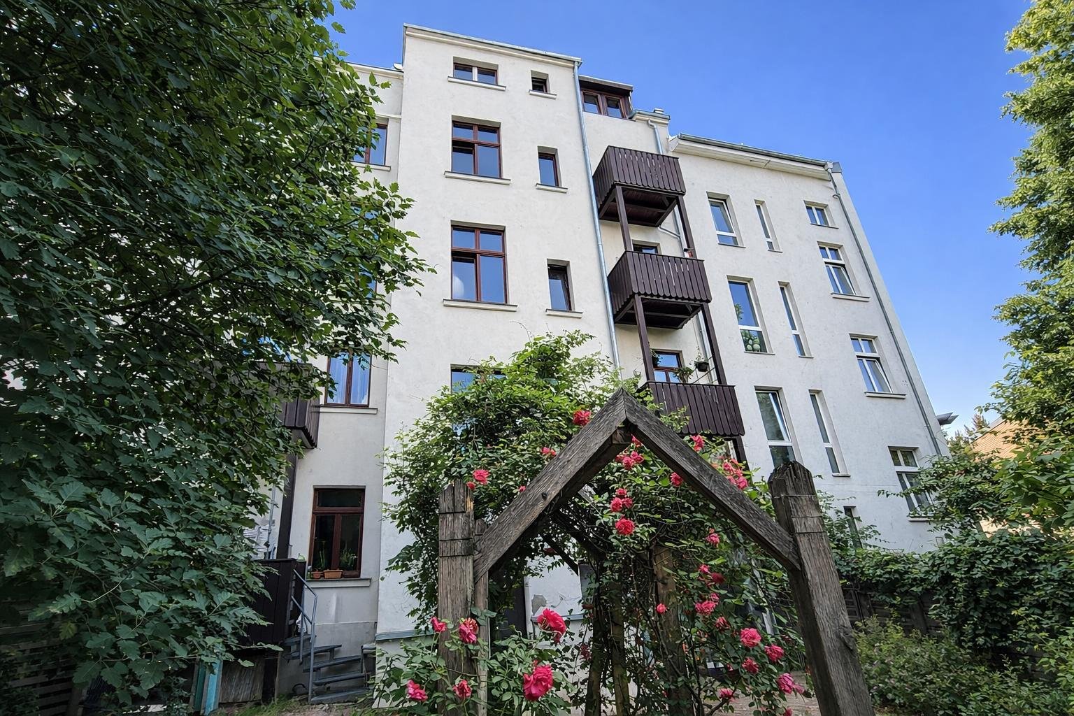 provisionsfreie und sehr gut vermietete ETW in Plagwitz ** Parkett ** Balkon ** TLB mit Du+Wa **