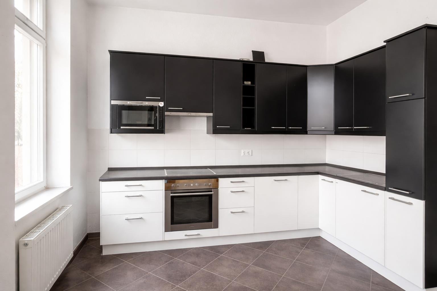 RESERVIERT: Seltene Gelegenheit ** vermietete 3-Raumwohnung im Zentrum-Süd ** 2 Balkone ** GWC ** Parkett