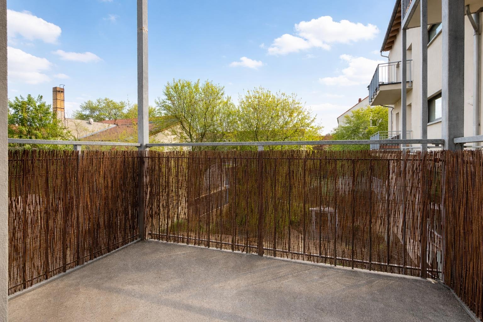 RESERVIERT: Seltene Gelegenheit ** vermietete 3-Raumwohnung im Zentrum-Süd ** 2 Balkone ** GWC ** Parkett