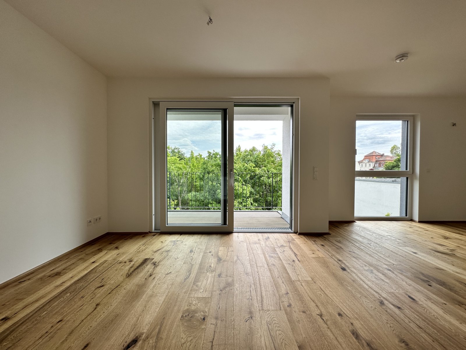 VERMIETET: Luxuriöse 2-Raumwohnung ** Balkon ** Einbauküche ** Tiefgarage