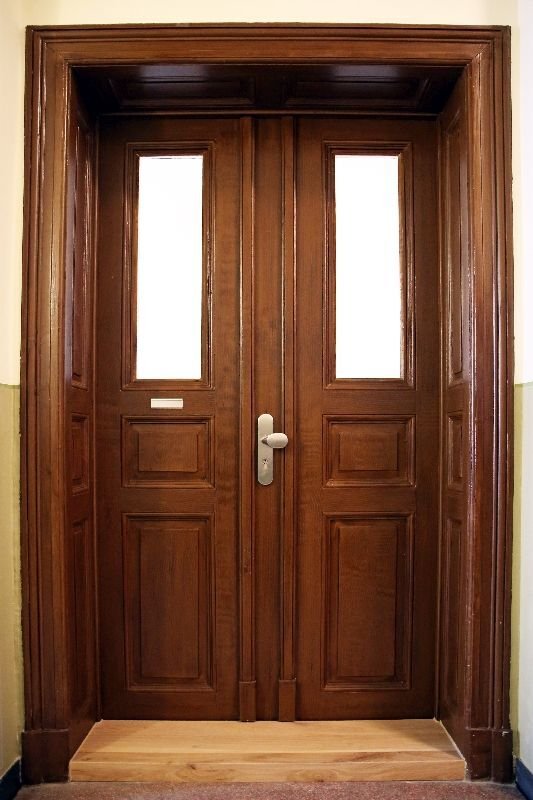 PROVISIONSFREI ** Edle 2-Raumwohnung im stilvollen Altbau ** Parkett ** Südwest-Balkon ** Tageslichtbad mit Wanne und Dusche