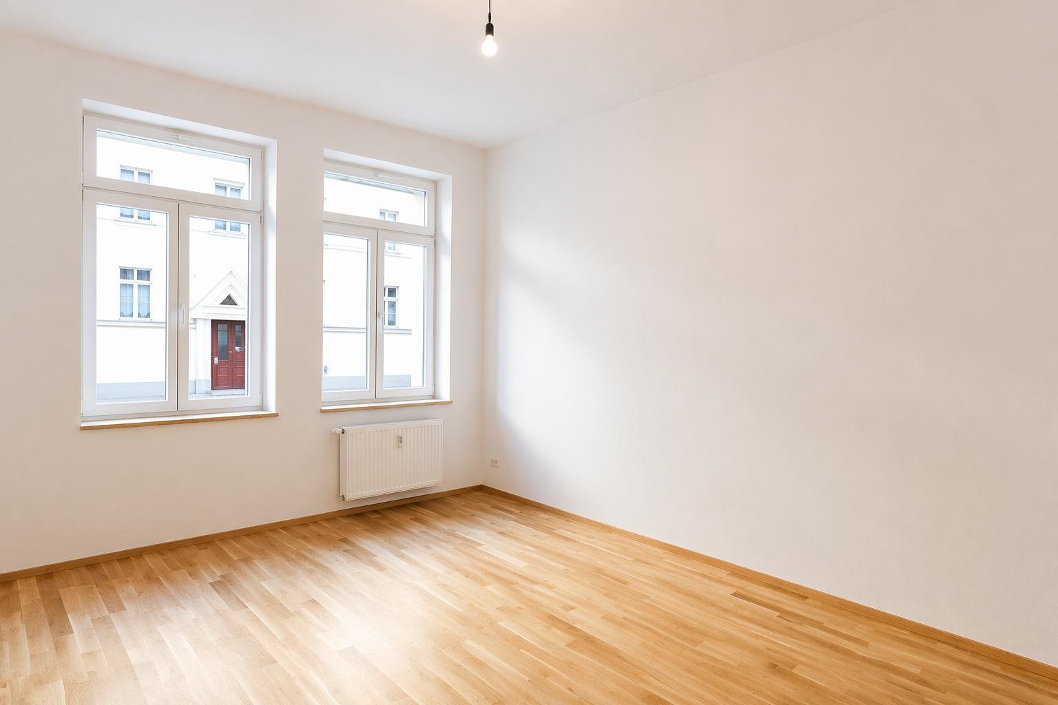 PROVISIONSFREI ** Edle 2-Raumwohnung im stilvollen Altbau ** Parkett ** Südwest-Balkon ** Tageslichtbad mit Wanne und Dusche