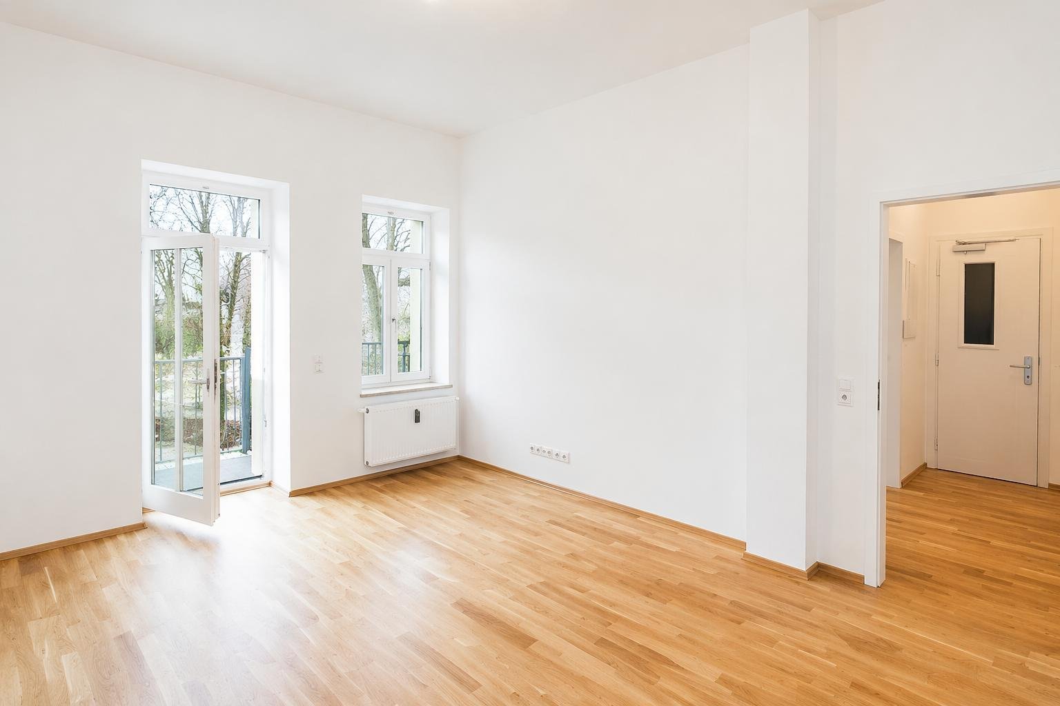 PROVISIONSFREI ** Edle 2-Raumwohnung im stilvollen Altbau ** Parkett ** Südwest-Balkon ** Tageslichtbad mit Wanne und Dusche