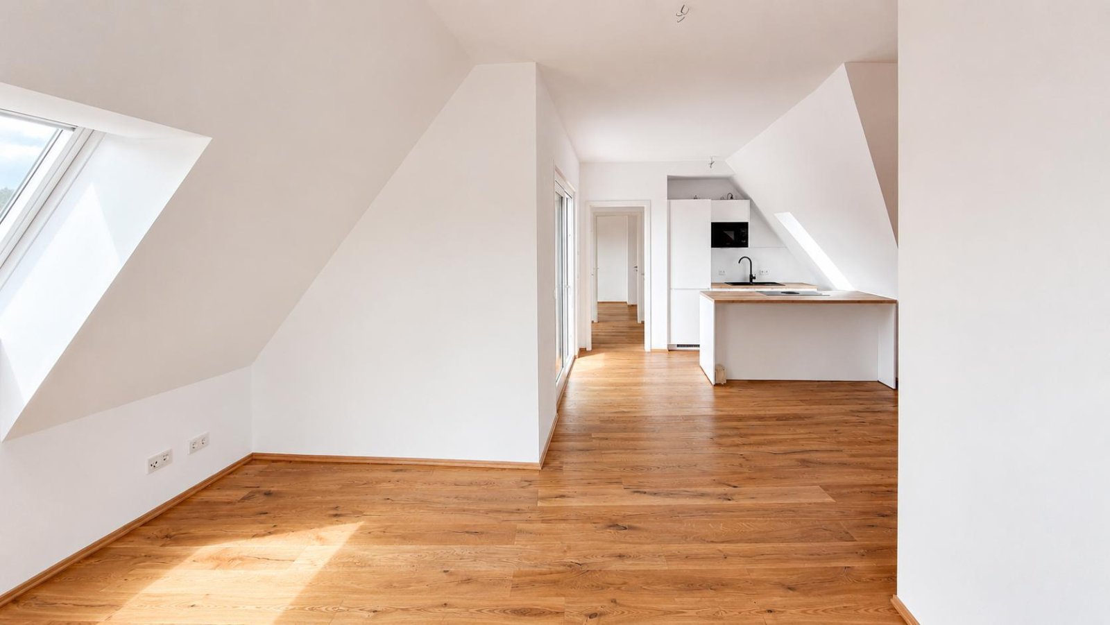 Dachgeschoss-Maisonette ** Neubau am Park ** Süd-Terrasse ** Einbauküche ** Lift