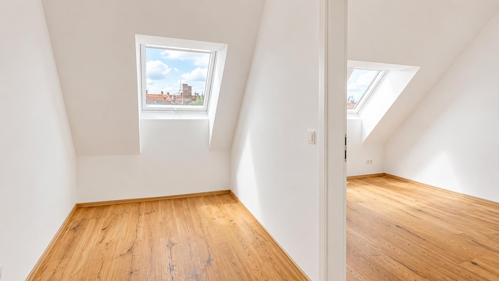 Dachgeschoss-Maisonette ** Neubau am Park ** Süd-Terrasse ** Einbauküche ** Lift