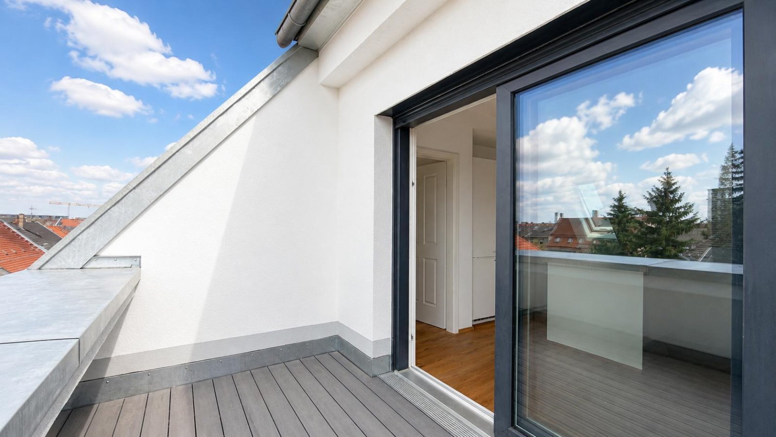 Dachgeschoss-Maisonette ** Neubau am Park ** Süd-Terrasse ** Einbauküche ** Lift
