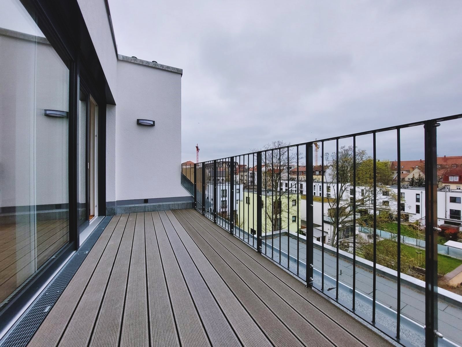 NEUBAU ** DACHTERRASSE ** BALKON ** EINBAUKÜCHE ** FUßBODENHEIZUNG ** TIEFGARAGE