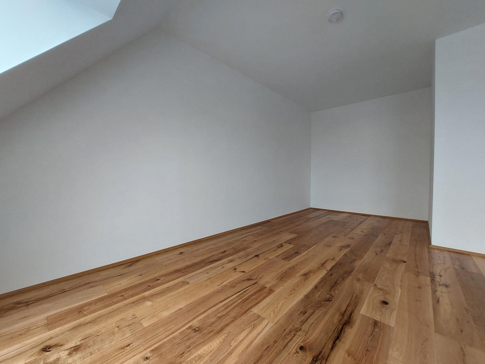 NEUBAU ** DACHTERRASSE ** BALKON ** EINBAUKÜCHE ** FUßBODENHEIZUNG ** TIEFGARAGE