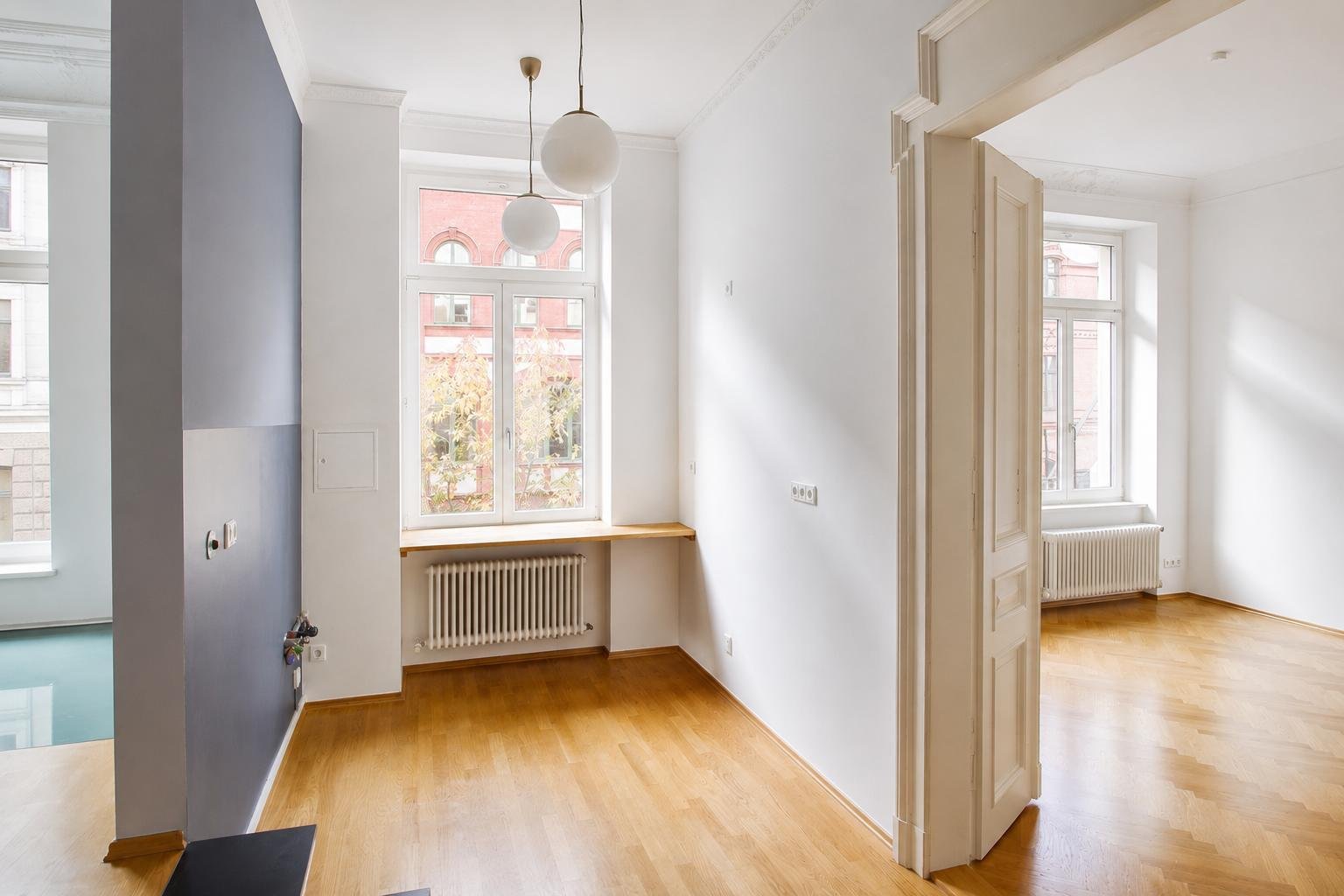 Bestlage * provisionsfreie und stilvolle Maisonette im Zentrum * Stuck * Parkett * Balkon