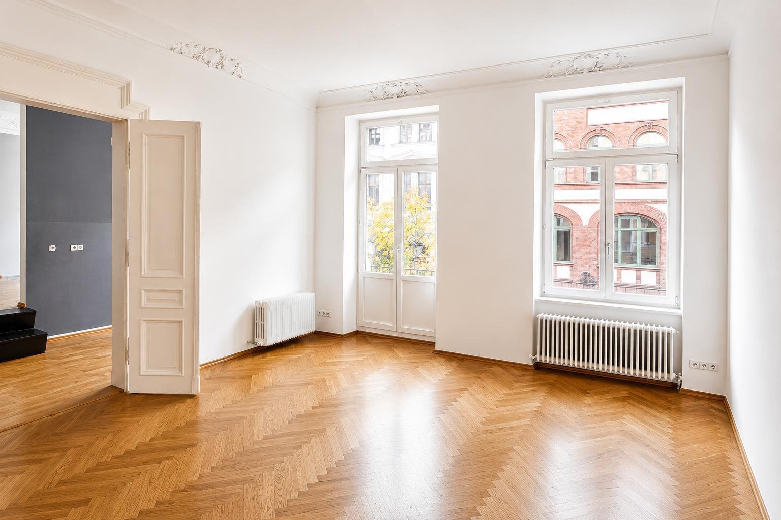 Bestlage * provisionsfreie und stilvolle Maisonette im Zentrum * Stuck * Parkett * Balkon