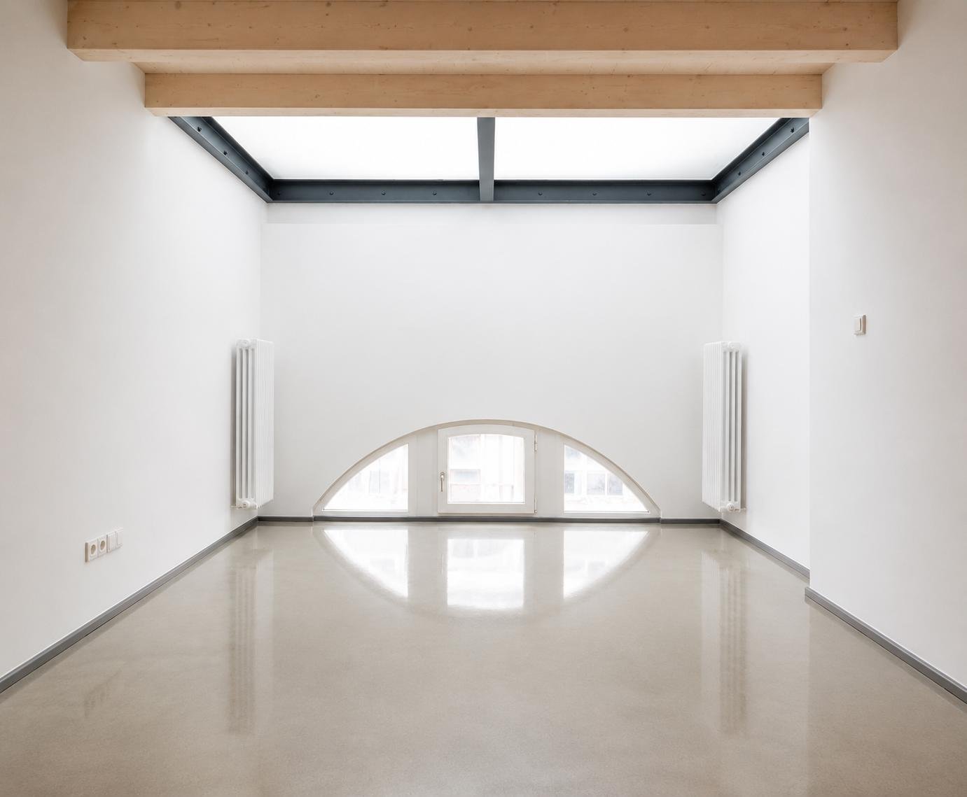 Bestlage * provisionsfreie und stilvolle Maisonette im Zentrum * Stuck * Parkett * Balkon