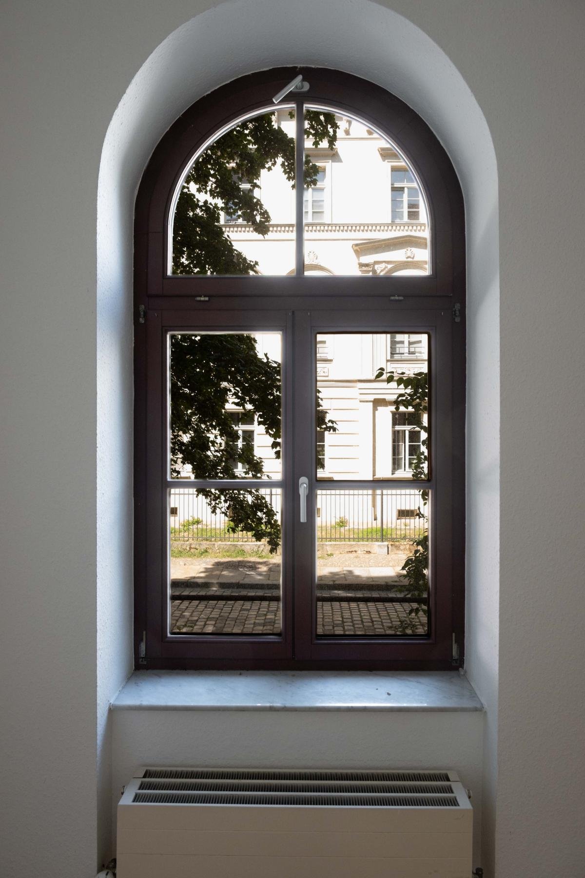 Schicke Single-Wohnung im ZENTRUM ** Einbauküche ** Parkett