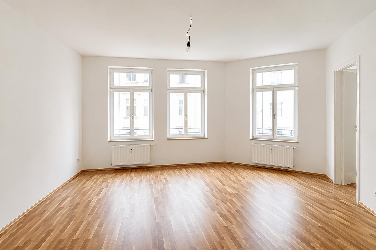 Seltene Kaufchance für potentielle Eigennutzer ** hochwertige Sanierung ** Parkett ** Balkon ** 2 Bäder mit Wanne + Dusche
