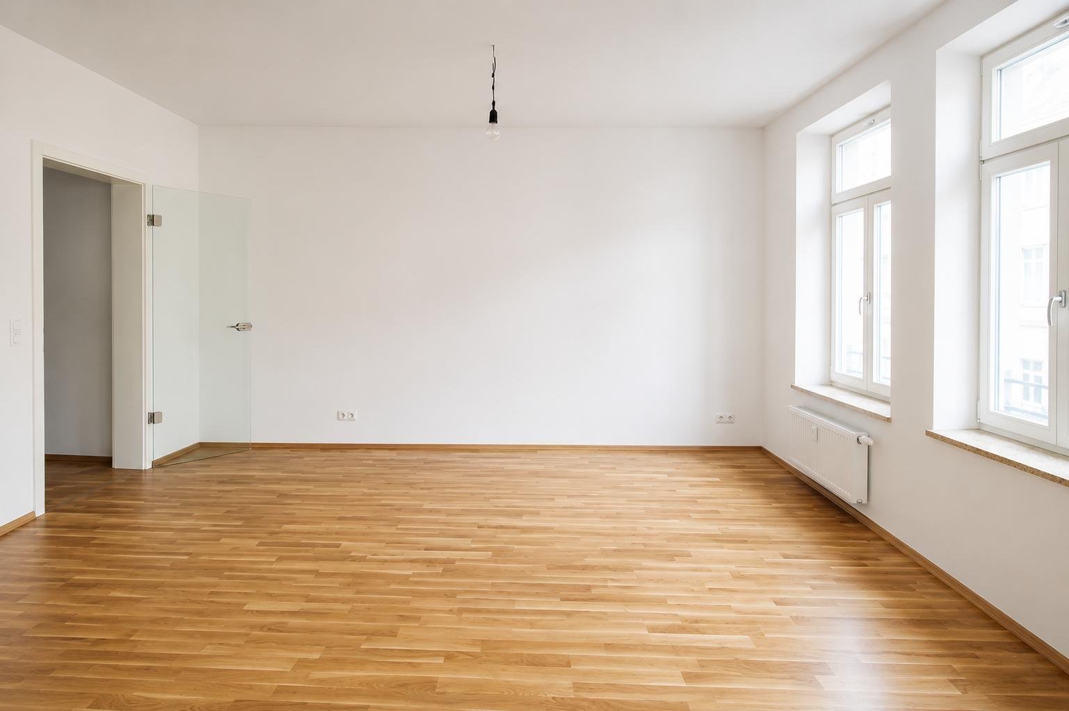 Seltene Kaufchance für potentielle Eigennutzer ** hochwertige Sanierung ** Parkett ** Balkon ** 2 Bäder mit Wanne + Dusche