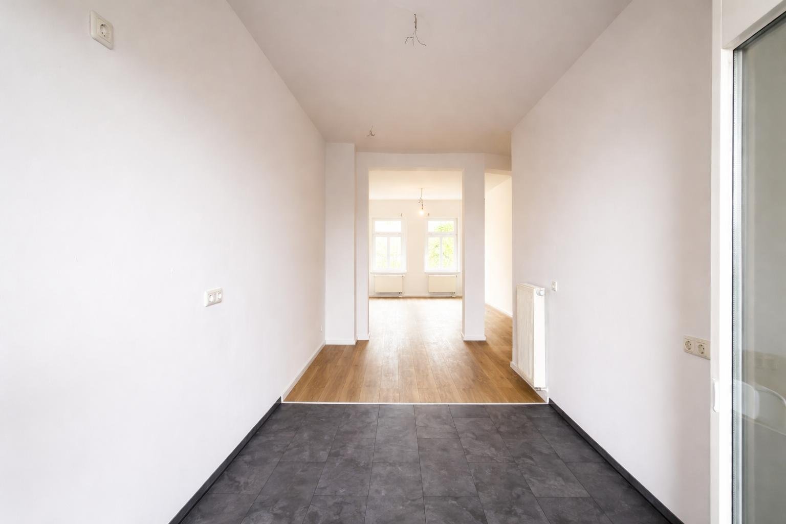 Faktor 21,8 • BEZUGSFREI • PROVISIONSFREI • frisch sanierte 2-Raumwohnung • BALKON •