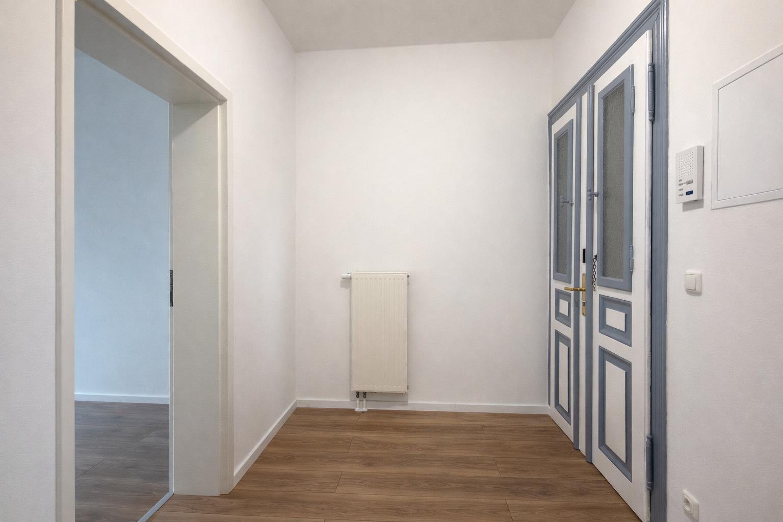 Faktor 21,8 • BEZUGSFREI • PROVISIONSFREI • frisch sanierte 2-Raumwohnung • BALKON •