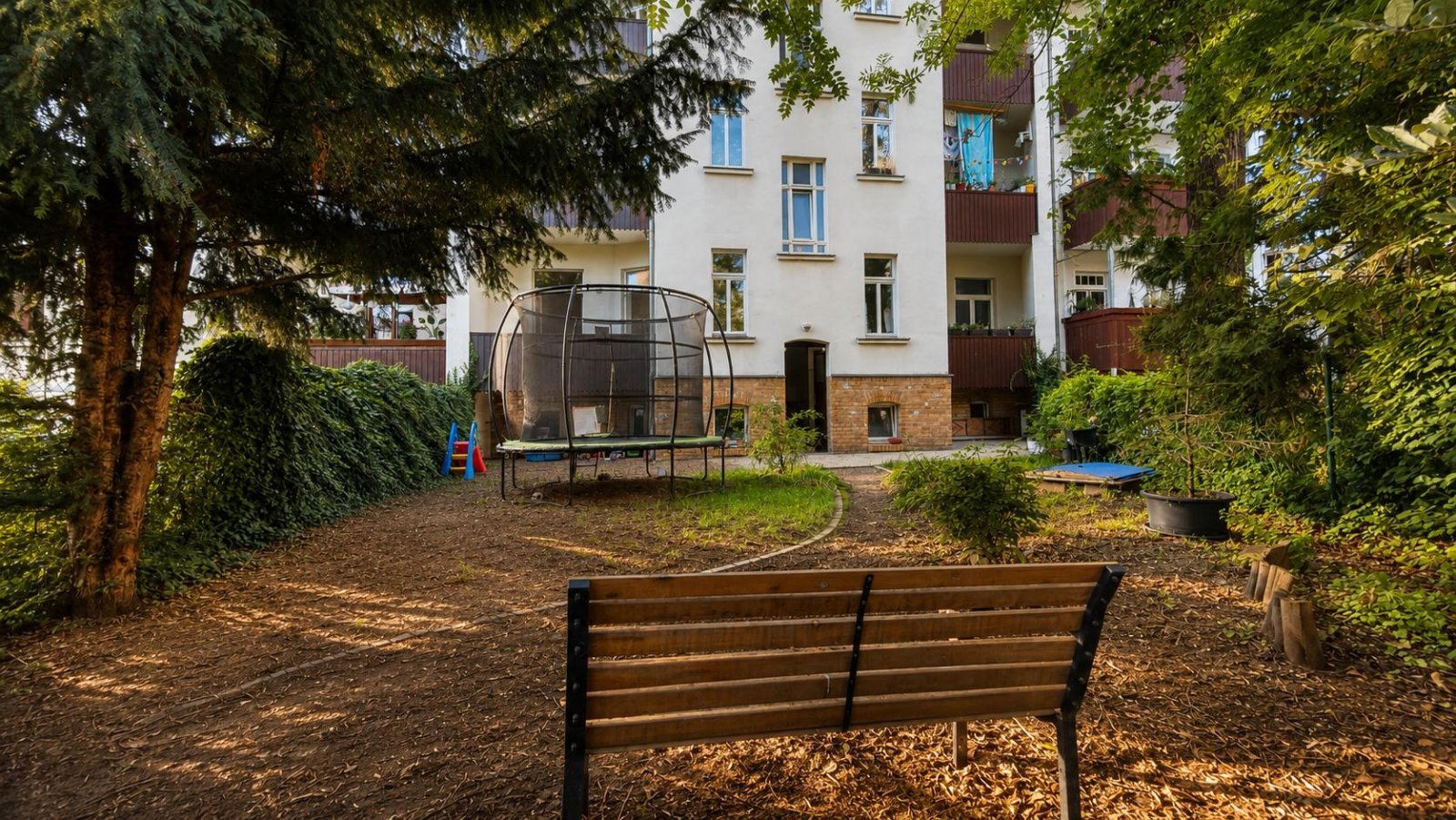 Familienwohnung in Gohlis * PROVISIONSFREI * sehr gepflegt * Balkon * Garten