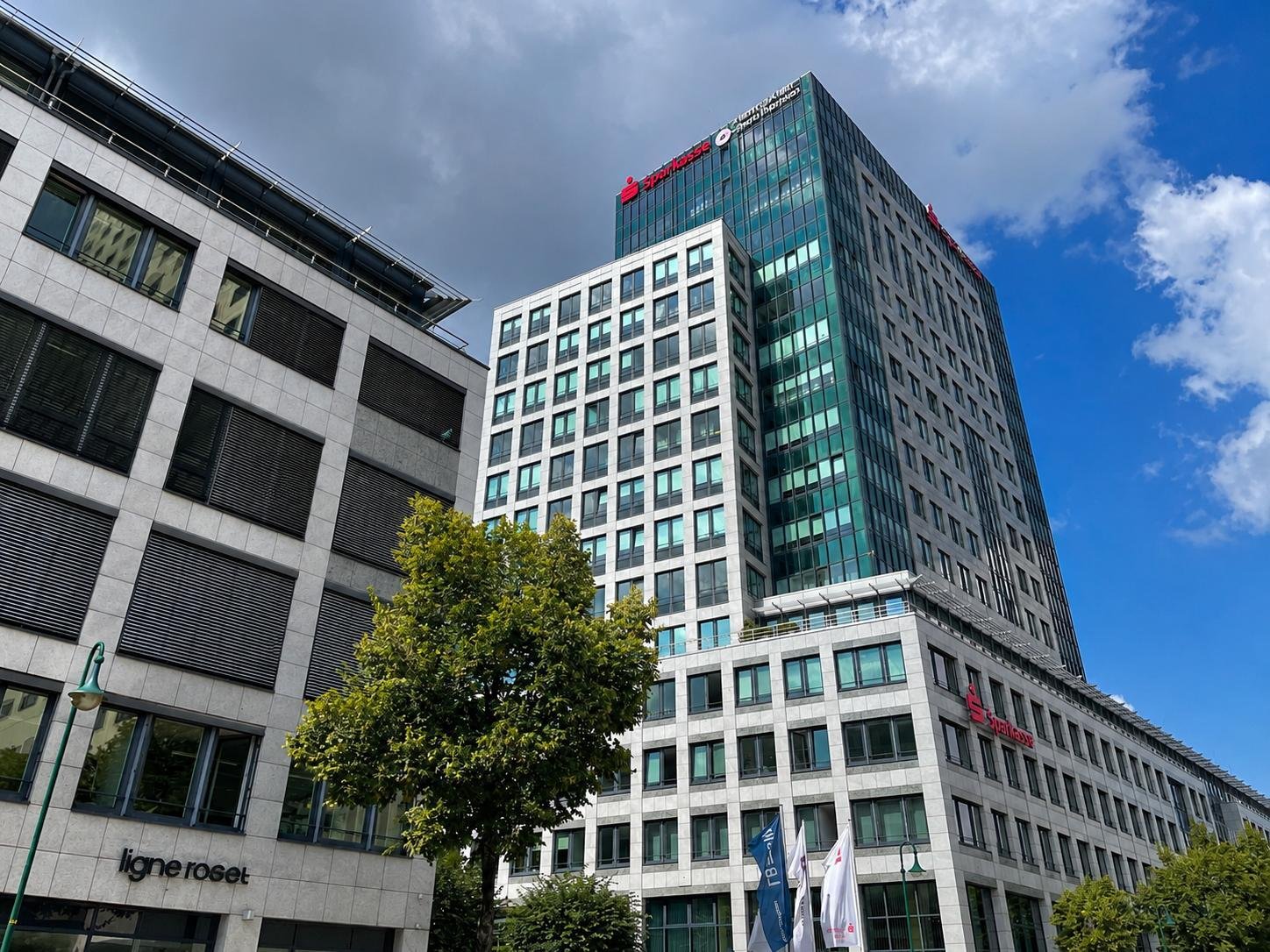 Zentrum * provisionsfrei * stilvolle Maisonette * Stuck * Parkett * Balkon