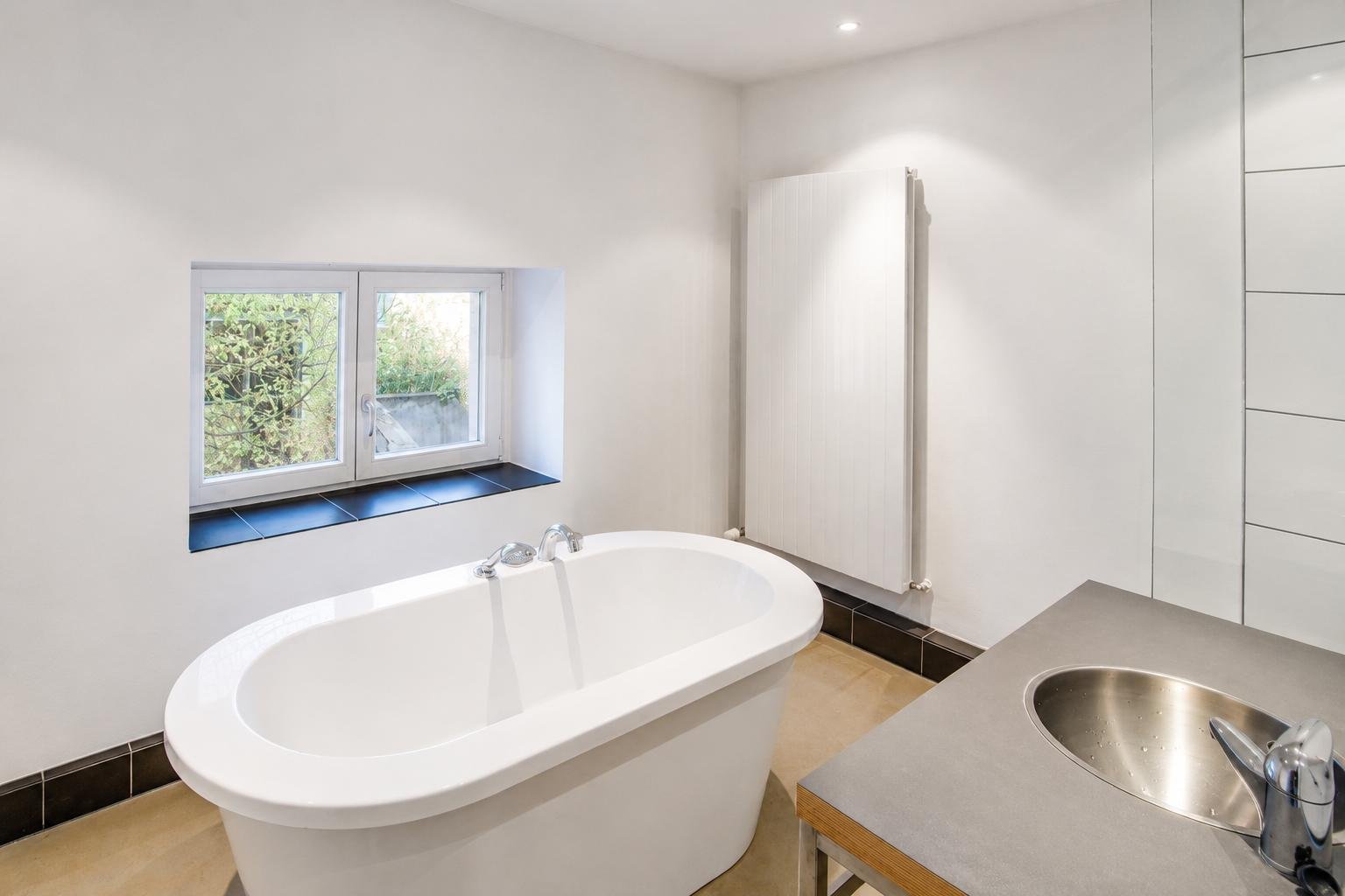 Zentrum * provisionsfrei * stilvolle Maisonette * Stuck * Parkett * Balkon