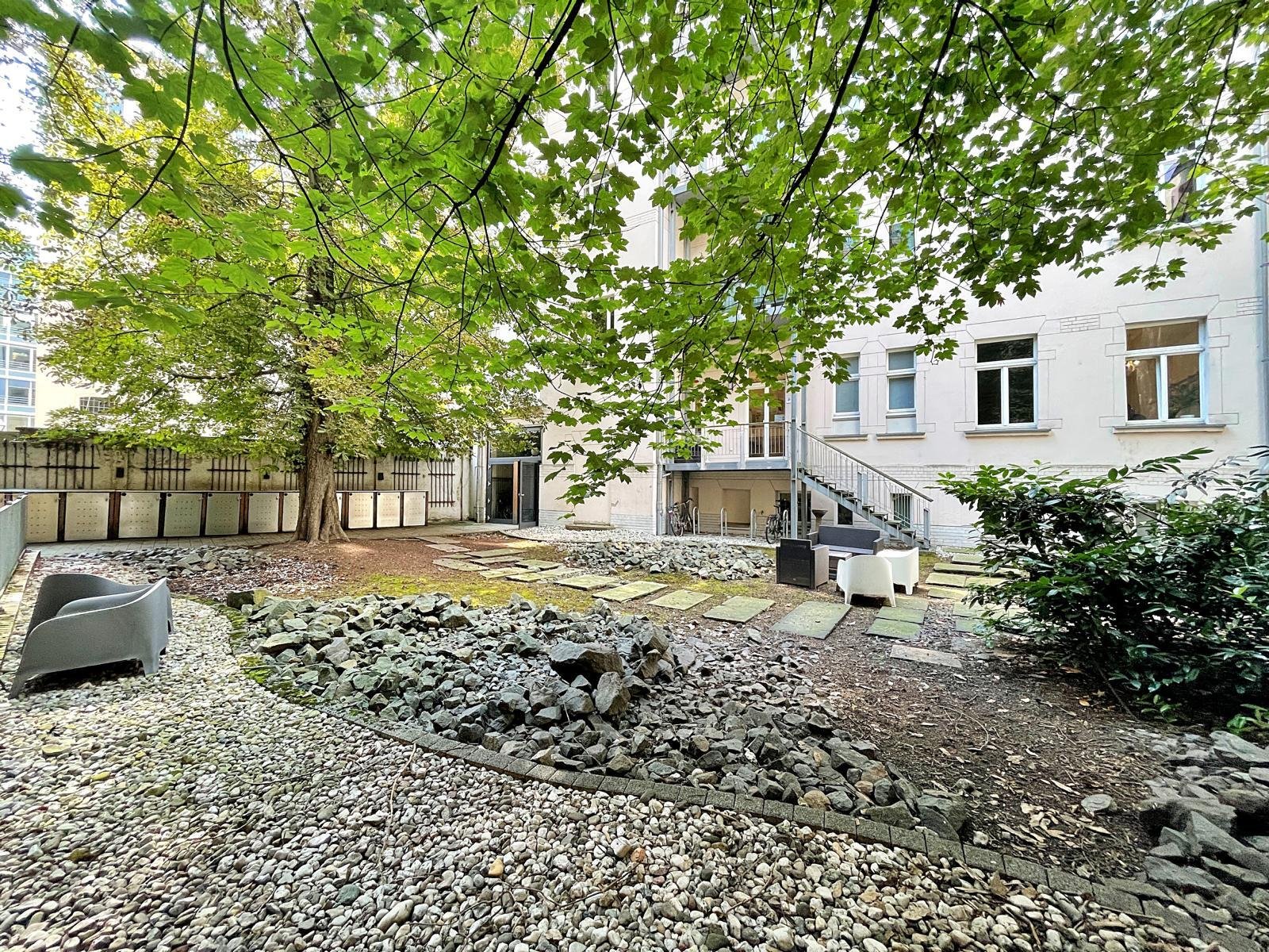Zentrum * provisionsfrei * stilvolle Maisonette * Stuck * Parkett * Balkon