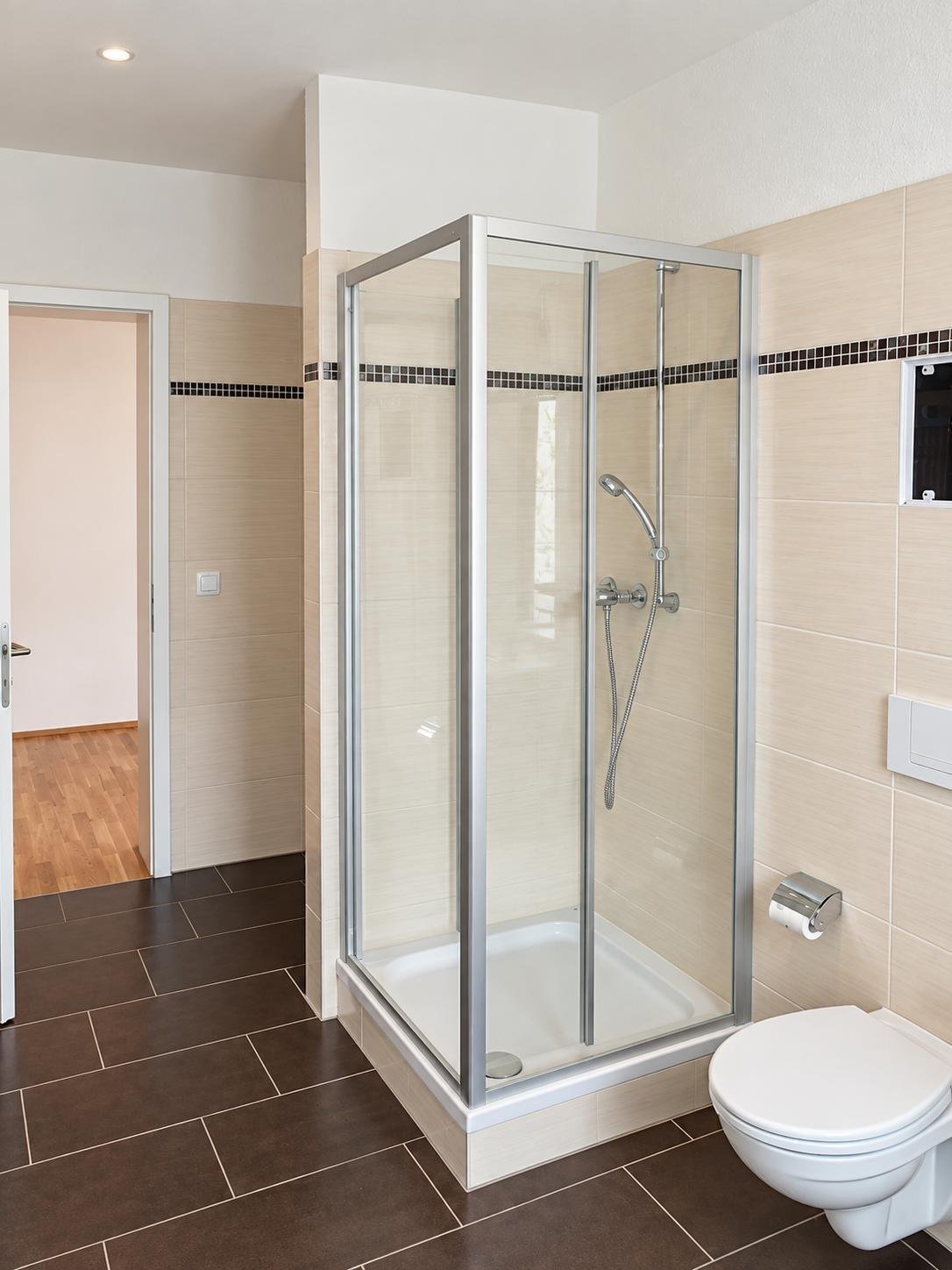Provisionsfrei ** hochwertige Sanierung ** Stuck ** Parkett ** TLB mit Wanne + Dusche