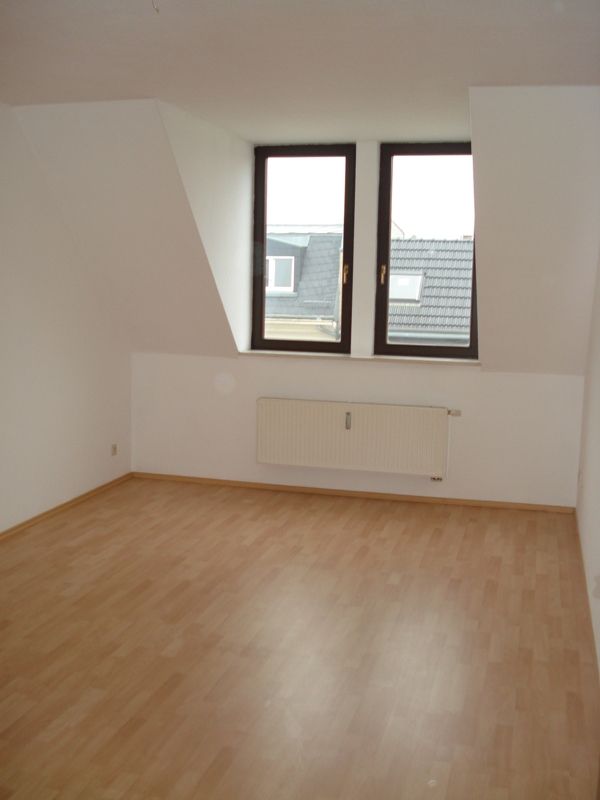 Zimmer (vergleichbare Referenz) Zimmer (vergleichbare Referenz)