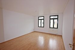 Zimmer (vergleichbare Referenz) Zimmer (vergleichbare Referenz)