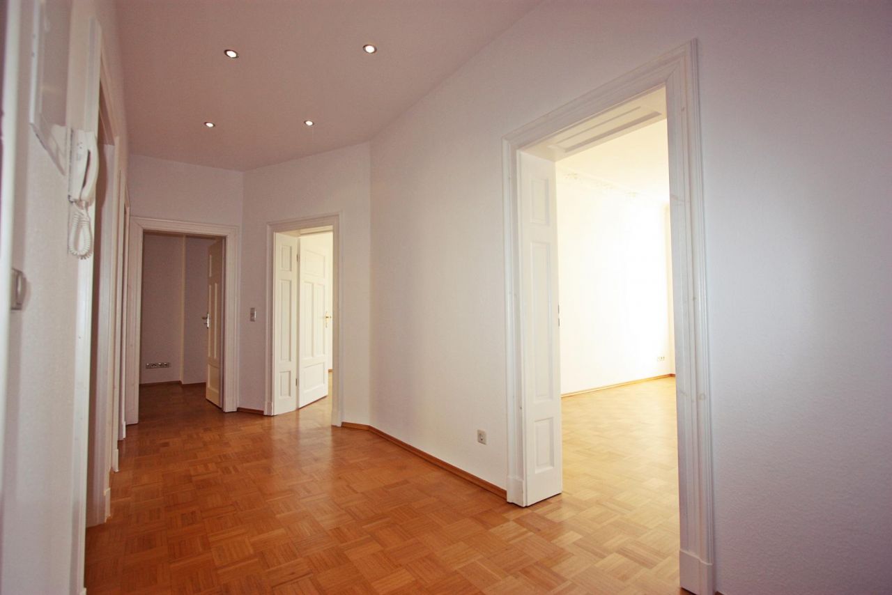 Flur (Referenzwohnung im Haus)