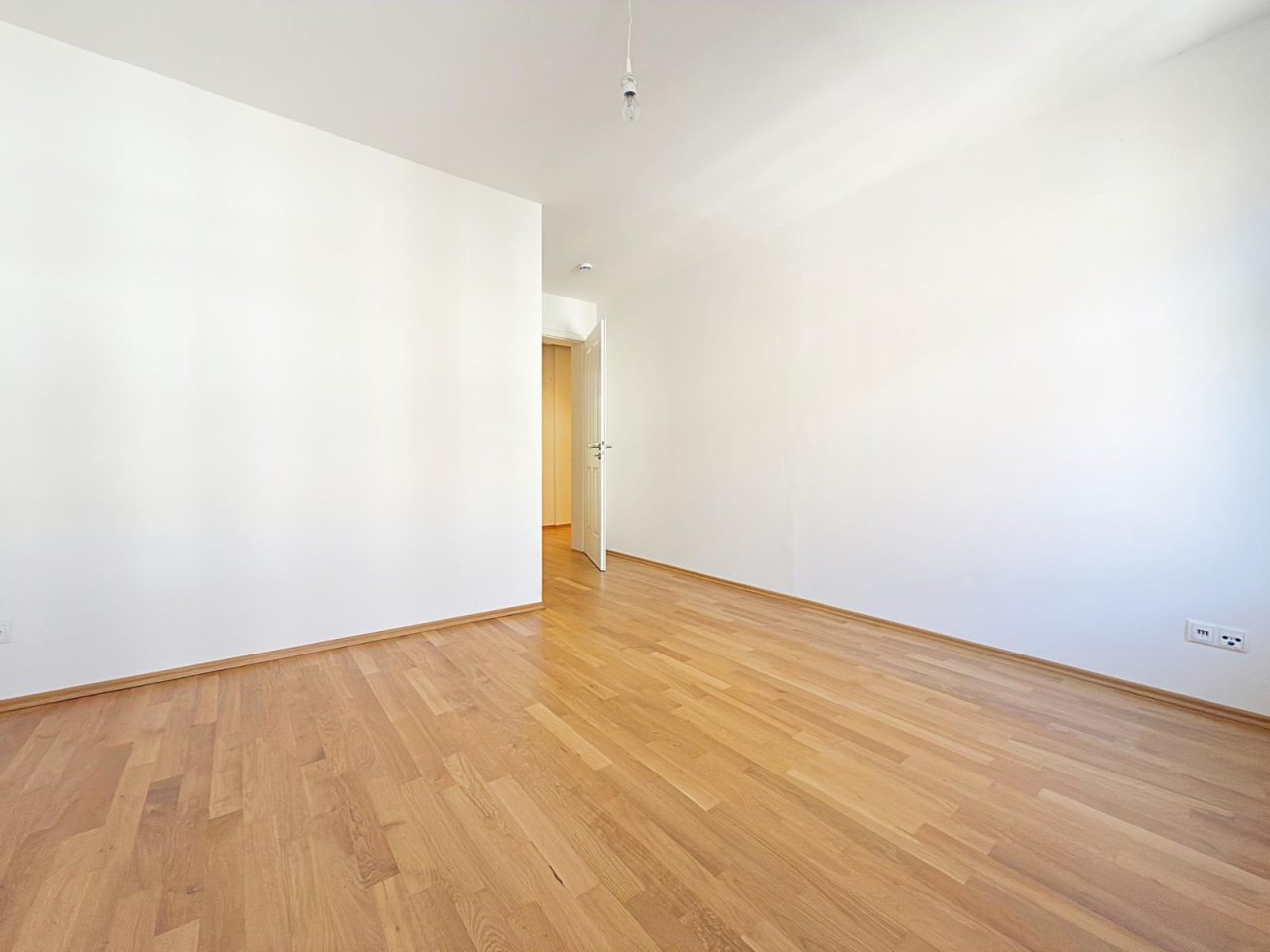 Schlaf- / Arbeitszimmer 2