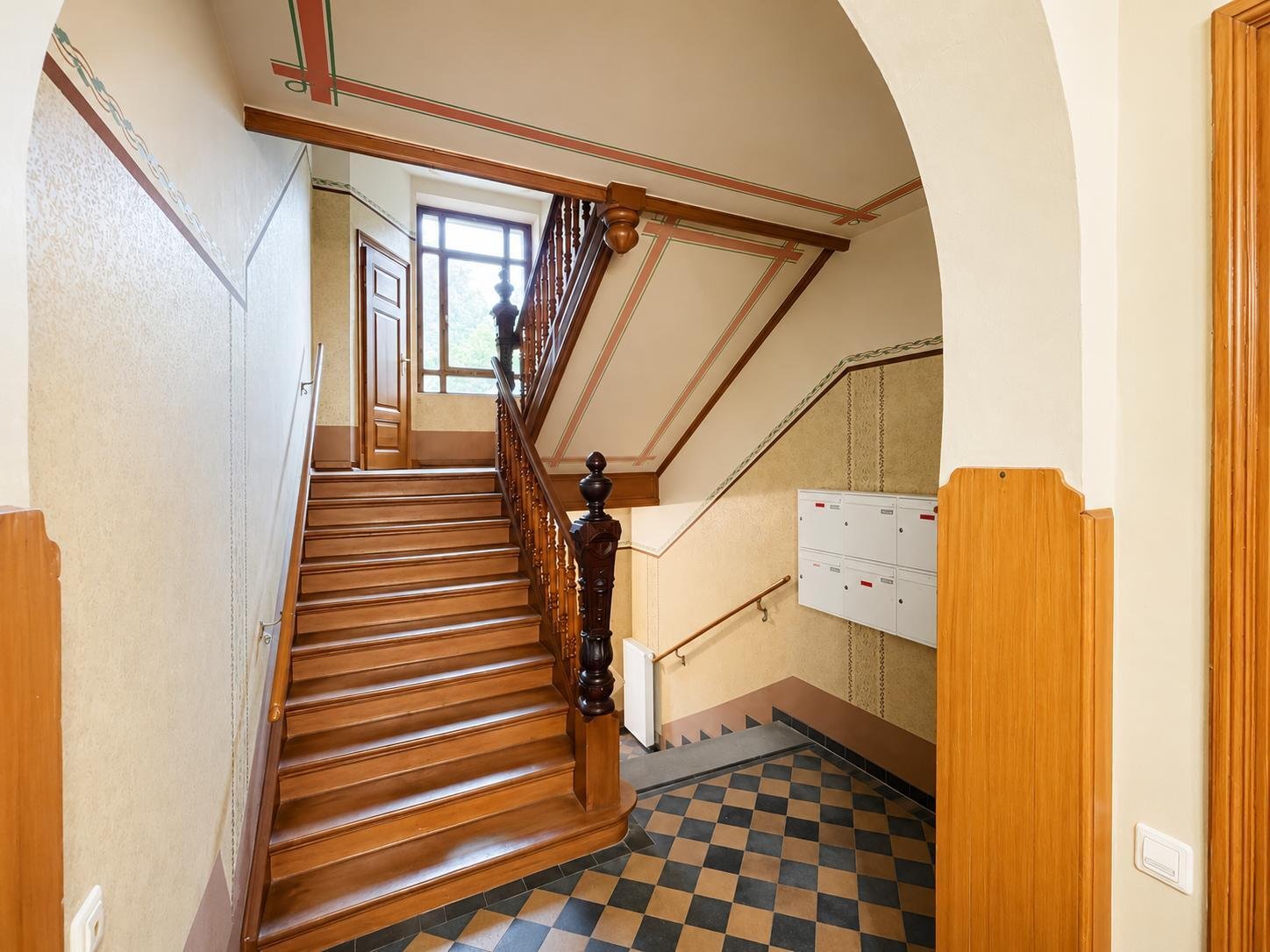 gepflegtes Treppenhaus gepflegtes Treppenhaus