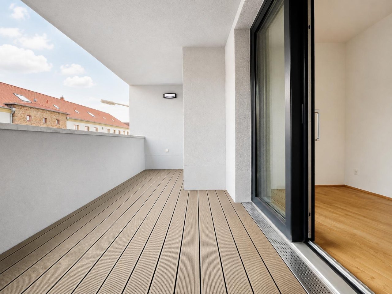 Balkon (obere Ebene) Balkon (obere Ebene)