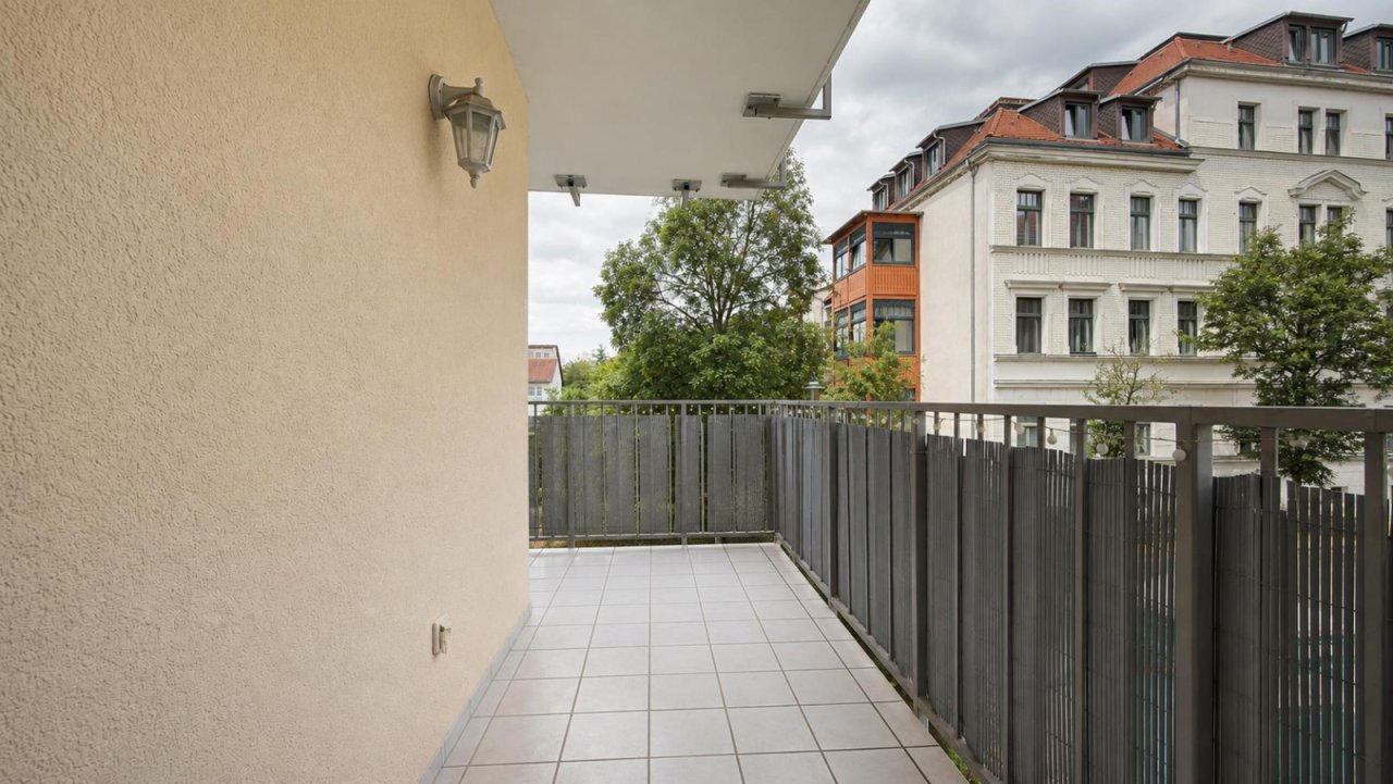 großer Balkon