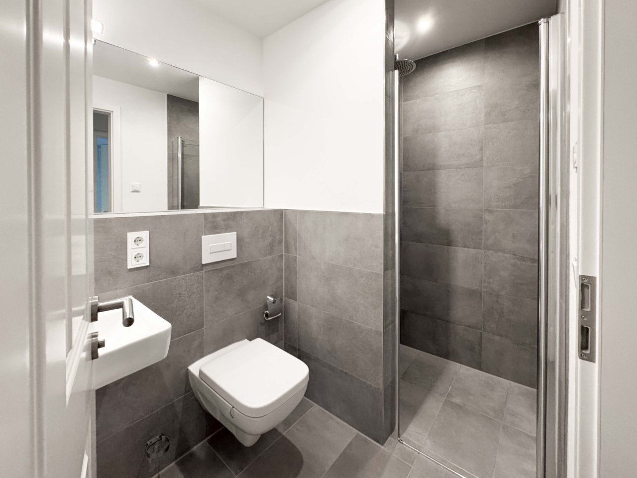 Bad 1: mit Dusche Bad 1: mit Dusche
