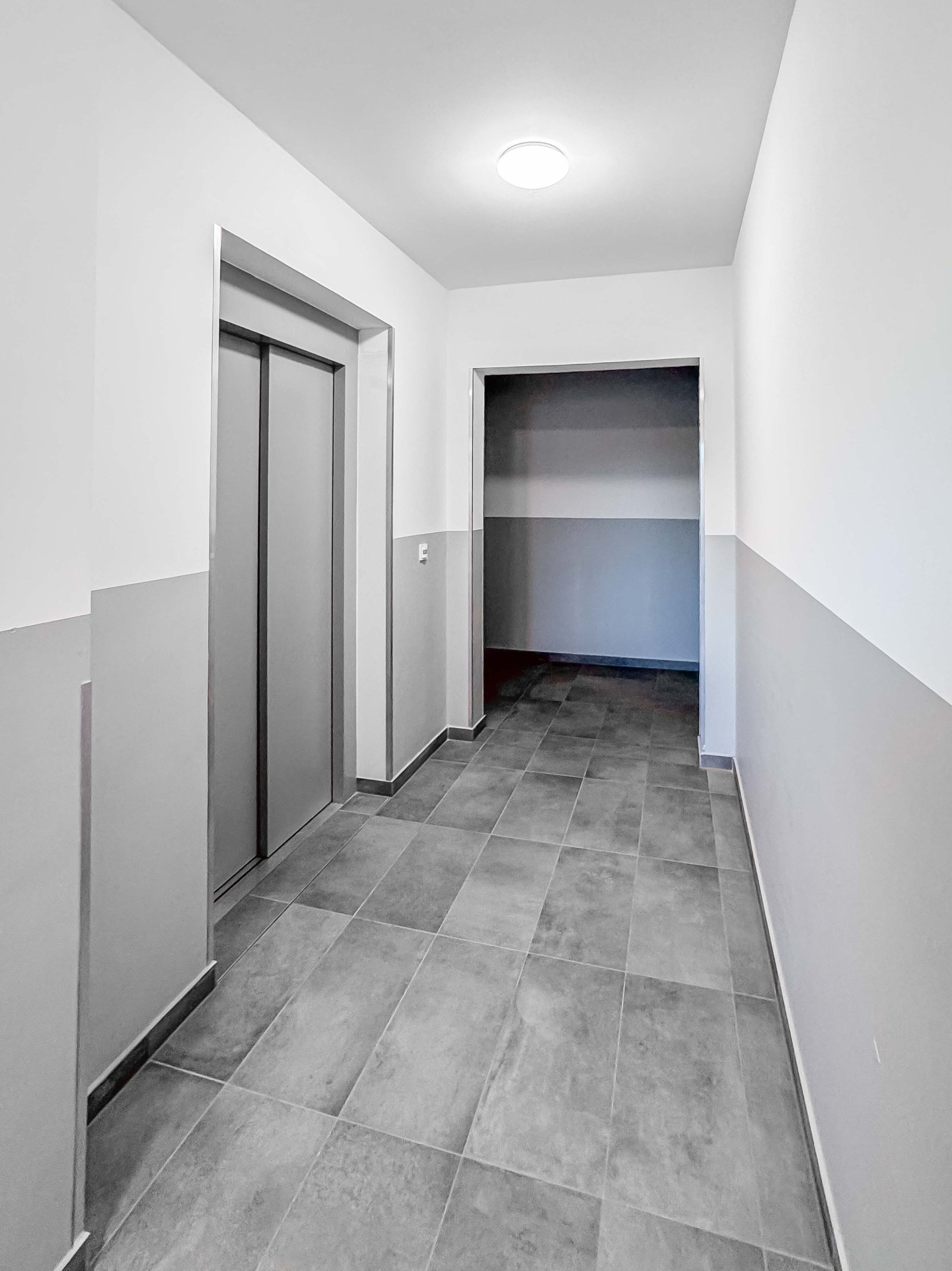 Treppenhaus / Lift Treppenhaus / Lift