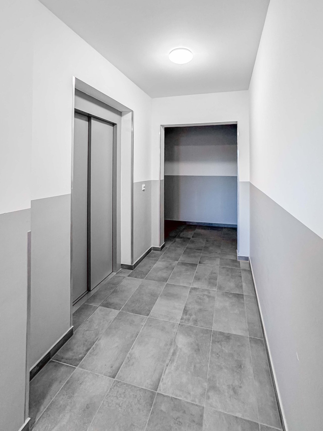 Treppenhaus / Lift Treppenhaus / Lift